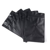 Pochette debout en feuille d'aluminium noire mate imprimée de 1kg avec logo personnalisé PET/BOPP Valve de sac de grains de café à fermeture éclair Emballage sur support unique
