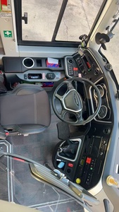 Autobús de Segunda Mano Yu-t0ng con Volante a la Izquierda, 48 Asientos, Motor Weichai, para Transporte de Pasajeros por Carretera y Negocios de Alquiler de Autobuses para Turismo - Product Image 4