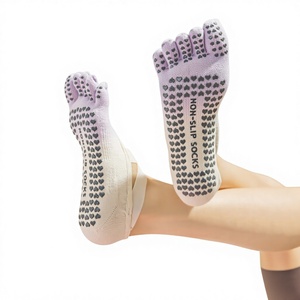 Chaussettes de yoga antidérapantes à cinq doigts camouflage pour Pilates et fitness en salle, en coton, élasthanne et polyester - Product Image 1
