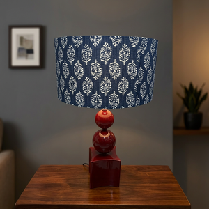 Lámpara de Mesa de Cerámica Hecha a Mano de Diseño Clásico de Alta Calidad con Pantalla de Tela Azul Estampada para Decoración de Sala de Estar - Product Image 1