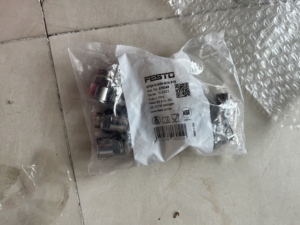 Connecteur pneumatique droit 100% neuf et original NPQH-D-G38-Q14-P10 - Product Image 1