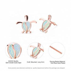 Pendientes de Tortuga con Ópalo Blanco y Oro Rosa de Europa y América, Diseño Original Chapado en Oro para Hombre y Mujer, Regalo - Product Image 3