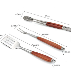 Ensemble <span class=keywords><strong>de</strong></span> 3 outils <span class=keywords><strong>de</strong></span> barbecue en acier inoxydable avec manches en bois - Outils <span class=keywords><strong>de</strong></span> grillade robustes pour barbecue, camping et cuisine en plein air - Product Image 6