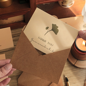 Set di Cartoline in Carta Kraft con Motivi Floreali Retrò, Semplici Cartoline Artistiche Disegnate a Mano, con Buste Kraft per Auguri Festivi - Product Image 1