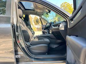 Mazda CX-5 2.0L FWD Automatique d'occasion 2021 - SUV au design KODO, technologie SkyActiv, faible consommation de carburant, fiable et durable - Product Image 5