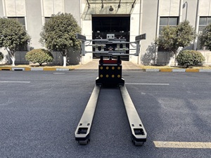 Electric Pallet <strong>Truck</strong> with <strong>Clamp</strong> Attachment - Product Image 2