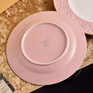 Assiettes en céramique de style nordique en porcelaine fine, ensemble de vaisselle durable avec technique de gravure pour mariages et restaurants - Product Image 4