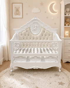 เตียงเด็กอ่อนไม้สักแท้ ดีไซน์คลาสสิก ทนทาน ผลิตด้วยมือ พร้อมดีไซน์เหนือกาลเวลา เหมาะสำหรับใช้ในห้องนอน - Product Image 1