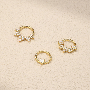 CANNER S925 - Anillo de Nariz y Pendientes Daith de Plata de Ley con Trébol de Cuatro Hojas, Pétalo, Corazón y Triángulo de Circonita para Mujer - Product Image 2