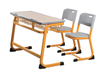 Bureau et chaise d'école