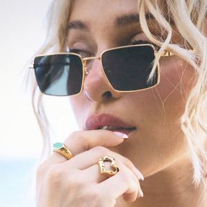 Gafas de Sol Cuadradas de Aleación con Logotipo Personalizado, Estilo Vintage para Mujer, con Patillas Metálicas y Protección UV400 - Product Image 2