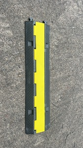 Ống bảo vệ dây cáp bằng nhựa cao su, đạt chứng nhận CE RoHS, dạng dốc giảm tốc đường bộ 2 kênh - Product Image 5