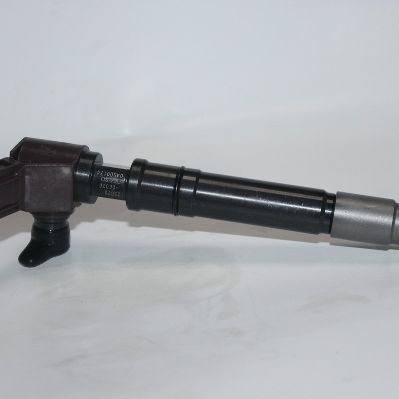 common rail injector 23670-0E020 23670-09430  for toyota HILUX 2GD-FTV  injector nozzle 23670-0E020 23670-09430  295700-0560