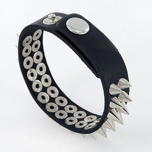 Bracciale Donna con Borchie e Rivetti in Pelle PU Stile Gotico Punk <span class=keywords><strong>Rock</strong></span> Accessori Punk Placcato Argento - Product Image 4
