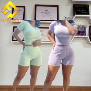 Set di pantaloncini in due pezzi con Logo personalizzato per <span class=keywords><strong>donna</strong></span> tinta unita tuta sportiva da <span class=keywords><strong>donna</strong></span> - Product Image 1