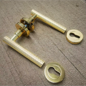 <span class=keywords><strong>Poignée</strong></span> <span class=keywords><strong>de</strong></span> <span class=keywords><strong>porte</strong></span> intérieure moderne en alliage <span class=keywords><strong>de</strong></span> zinc doré, design moleté, <span class=keywords><strong>poignée</strong></span> <span class=keywords><strong>de</strong></span> <span class=keywords><strong>porte</strong></span> moderne <span class=keywords><strong>haut</strong></span> <span class=keywords><strong>de</strong></span> <span class=keywords><strong>gamme</strong></span> - Product Image 1