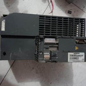 Nuevo Variador de Frecuencia Original SINAMICS G120C 6SL3210-1KE23-2UF1/6SL3210-1KE23-8UF1 en Stock, Vendedor de Oro - Product Image 1