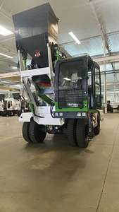 Mezcladora Automática de Hormigón con Bomba y Motor Autopropulsado 4x4 - Product Image 6