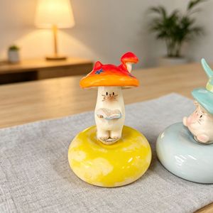 Figura Giratoria de Gato con Champiñón de Resina, Adorno Artesanal para Mesa con Sombrero de Flores, Regalo de Cumpleaños - Product Image 4