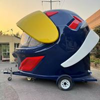 Unité de service alimentaire mobile Blaze Giant en forme de casque, avec cadre en fibre de verre et aluminium, capacité personnalisable, mobilité à 3 roues, style rétro