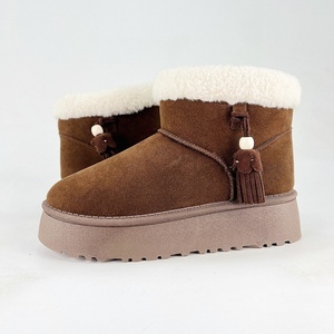Botas de nieve de piel de oveja auténtica de alta gama con logotipo personalizado, zapatillas de marca famosa para mujer, botas de algodón para mantener el calor al aire libre, venta al por mayor. - Product Image 3