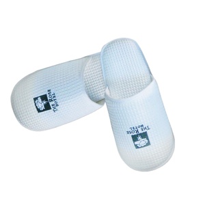 Nouveau Design de Pantoufles d'Hôtel de Mode pour les Invités Gaufres 3-5 Étoiles Bout Fermé Chaud Confortable de l'Usine Chinoise - Product Image 1