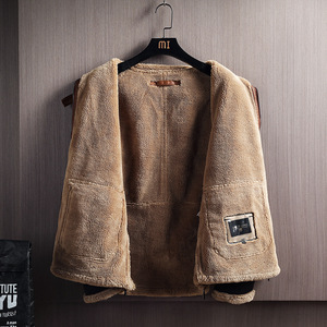 Giacca Invernale da Uomo Personalizzata in Pelle Scamosciata con Pelliccia, Stile Vintage, Bomber Oversize con Fodera in Lana d'Agnello - Product Image 2