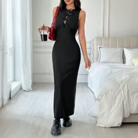 Robe longue sans manches unie pour femme, design simple et élégant, col rond, noire, coupe ajustée, collection Printemps-Été, style mondaine