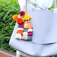 Rumbai warna-warni dekorasi mobil gantungan kunci tas tangan liontin lucu Boho pelangi Macrame tas pesona Pom Pom rumbai gantungan kunci