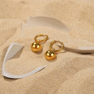 Pendientes de Aro de Acero Inoxidable con Baño de Oro de 18K para Mujer, con Colgante de Bola Sólida, Resistentes al Agua y al Desgaste, Regalo de Joyería - Product Image 2