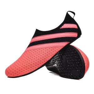 Zapatillas de fábrica Zixi para buceo, snorkel, playa, cinta de correr, yoga, calentadores de pies, y natación, amigables con la piel. - Product Image 5
