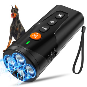 Repelente Ultrasónico para Perros, Negro, Alta Potencia, Control de Ladridos, con Luz LED y Alarma para Uso en Exteriores - Product Image 1