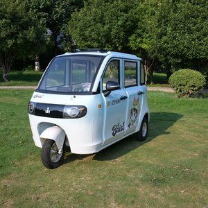 Scooter de 3 Ruedas con Cabina Cerrada G7, Triciclo de 4 Asientos para Adultos con Techo, Ventana Solar y Faros LED - Product Image 5