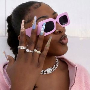 Vente en gros de lunettes de soleil carrées surdimensionnées tendance pour femmes, monture large, lunettes de soleil rectangulaires blanches pour femmes - Product Image 3