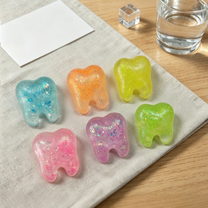 <span class=keywords><strong>Giocattolo</strong></span> Antistress Morbido a Forma di Dente in Gel Trasparente con Glitter Elastici e Paillettes Fluttuanti - Product Image 1
