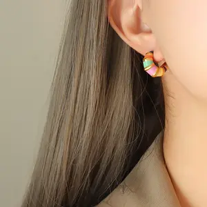 신상품 레인보우 에나멜 C 모양 귀걸이 스테인레스 스틸 오일 드롭 서클 스터드 귀걸이 여성 패션 쥬얼리