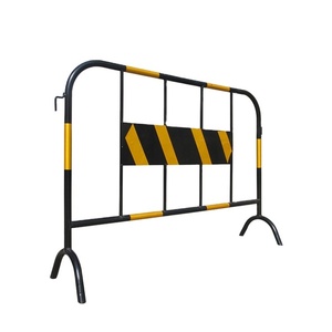 Barrière de sécurité en métal galvanisé 1500*1000mm avec panneau publicitaire, durable et résistant aux intempéries - Product Image 2