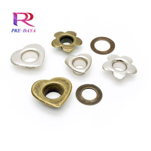 סיטונאי באיכות גבוהה מתכת פליז צורת פרח צורת לב עינית לבגדי נשים לתיק - Product Image 1