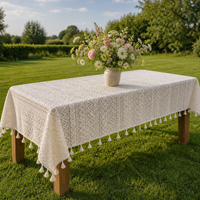 Nappe de table classique européenne en coton et lin avec franges à pompons