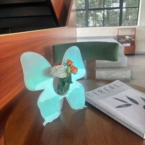 Vase Papillon Moderne en Acrylique Style Art Déco – Décoration Créative et Mignonne pour Bureau, Mariage et Maison - Product Image 6