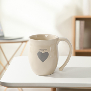 Tasses à café en céramique mate avec décalcomanie en forme de cœur en porcelaine <span class=keywords><strong>GRAND</strong></span>, cadeau, nouveau design, personnalisé, créatif, uni, jaune, tasses à lait, tasse à café unique - Product Image 4