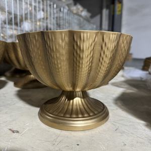 Vaso di fiori decorativi per fiori secchi ciotola in metallo lucidato oro di alta qualità per la decorazione di nozze - Product Image 5