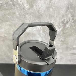 Gobelet isotherme 30oz en acier inoxydable avec paille rabattable, finition bleue sous le revêtement, portable pour sports de plein air - Product Image 5