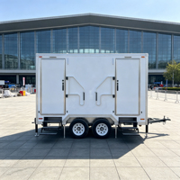 Cabine de toilettes mobile autonome en panneaux GRP résistante aux intempéries pour festivals de musique en plein air, terrains de camping et foires campagnardes