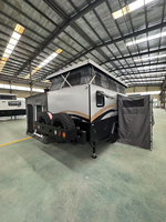Caravane de camping familiale bicolore noir et argent avec auvent en aluminium pour la vie mobile