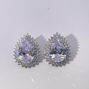 Pendientes de Botón de Lujo Clásicos Geométricos con Circonita Cúbica Blanca en Forma de Pera, Chapados en Oro y Latón, de Tianyu Gems, para Mujer - Product Image 6