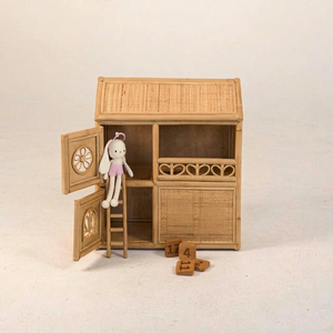 Maison de poupée en rotin naturel en gros, modèle de maison de poupée à 2 étages pour enfants, meubles de chambre d'enfant - Product Image 1
