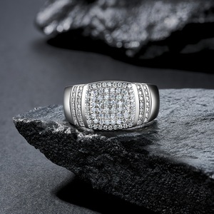 Edle Luxus-Schmuckstücke 925 Sterling Silber Voll VVS1 GRA Moissanit Hip-Hop Herren Breite Ringe Mit Zertifikat für Erfolgreiche Männer - Product Image 3