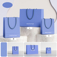 Sacs en papier portables avec poignée en ruban couleur champagne, logo personnalisé disponible, sacs cadeaux vert bordeaux personnalisables pour le shopping