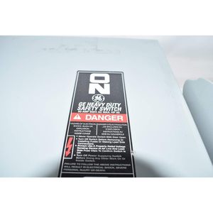 Interrupteur de sécurité fusible Ge Th3362 3 pôles 60 ampères 600 volts AC Nema 1 Spec Setter - Product Image 2